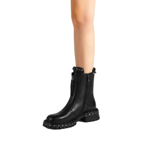 <span class=keywords><strong>Bottines</strong></span> <span class=keywords><strong>Chelsea</strong></span> rétro noires cloutées pour <span class=keywords><strong>femme</strong></span> Moncheer, avec fermeture éclair avant, semelle épaisse, style motard, design coréen, automne-été - Product Image 2