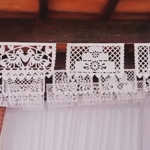 Guirnaldas de Papel de Seda Blancas para Fiestas y Bodas, Banderines de 14 x 9 Pulgadas Precolgados para Decoración de Fiestas Temáticas Mexicanas - Product Image 3