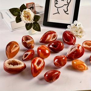 Œuf géode en agate rouge naturelle en gros, idéal pour les cadeaux de la Saint-Valentin, Noël, Pâques et Nouvel An - Product Image 3