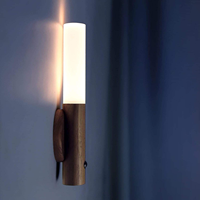 Lampes murales à induction intelligentes sans fil portables à commande par capteur intérieur rechargeables par USB magnétiques directes d'usine pour salon chambre à coucher