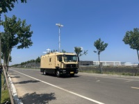 Véhicule lanceur de drones robuste sur châssis SINOTRUK, centre de commandement mobile pour les secours d'urgence