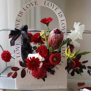 Cajas de embalaje de bolsos de flores portátiles de gran oferta para el Día de San Valentín Cajas de papel elegantes para floristerías - Product Image 5