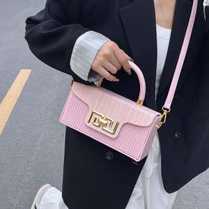 Bolso de Mano en Forma de Caja para Mujer, Nuevo, Moderno, de Moda, con Diseño de Pliegues, de Lujo, Tipo Tote, Bandolera, Pequeño y Cuadrado - Product Image 6