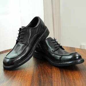 Zapatos derby de hombre hechos a mano, de cuero genuino, con un diseño retro inglés y suela antideslizante. - Product Image 4