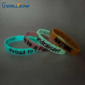 Pulseras de Silicona Personalizadas Baratas, Tejidas, con Relieve, Impresas con Serigrafía, que Brillan en la Oscuridad - Pulseras Promocionales de Goma de Navidad - Product Image 6