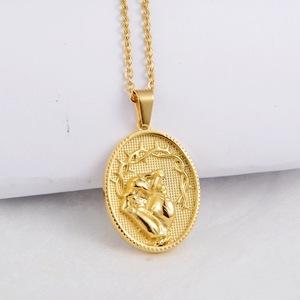 Hip Hop sosteniendo cigarrillo mano impermeable deslustre libre Pvd Acero inoxidable moda joyería colgante collares hombre hombres hombre - Product Image 3