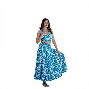 Conjunto de Dos Piezas Lavable con Mangas Abullonadas y Estampado Floral Azure, Top Corto Cruzado y Falda Midi, Estilo Tropical Bohemio para Verano y Resort - Product Image 1