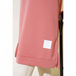 Túnica Larga con Detalle de Emblema Color Rosa Empolvado TR Origen Sin Especificar Tejido Patrón Regular - Product Image 1