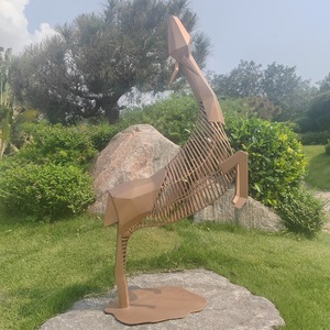 Escultura de ciervo de metal para exteriores, de acero inoxidable, abstracta, geométrica, contemporánea, artística, para montar en el suelo, para parques y zonas residenciales. - Product Image 1