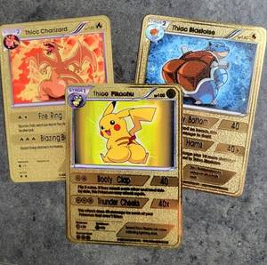 Tarjeta de Juego Pokémon de Acero Inoxidable Personalizada de Alta Calidad, Estilo Personalizado, al por Mayor, Color Dorado y Negro, Tarjeta Gruesa de Charizard - Product Image 2
