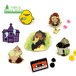 Vente en gros de pins de revers personnalisés en émail souple, à bas prix, sur le thème de <span class=keywords><strong>Tom</strong></span> le chat de dessin animé, style anime kawaii, en promotion - Product Image 2