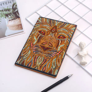 50 páginas diamante pintura A5 cuaderno Diy León dorado forma especial diamante <span class=keywords><strong>bordado</strong></span> <span class=keywords><strong>punto</strong></span> <span class=keywords><strong>de</strong></span> <span class=keywords><strong>cruz</strong></span> diario <span class=keywords><strong>libro</strong></span> - Product Image 1