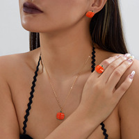 Parure de bijoux émaillés Halloween : Collier pendentif fantôme, citrouille, chauve-souris, bague et boucles d'oreilles clous, ton doré, cadeau mignon pour femmes et filles