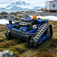 Robot tondeuse à gazon télécommandé sur chenilles à moteur essence pour pentes