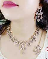 Ensemble collier et boucles d'oreilles tendance en laiton plaqué or, Maangtikka |   Bijoux de mariage pour fête, fiançailles, anniversaire, cadeau