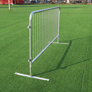 Barriera di sicurezza stradale stradale/barricate in acciaio con Base a ponte/barriere ad incastro per il controllo della folla rimovibili - Product Image 1