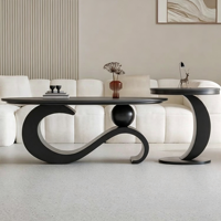 Ensemble de tables basses ovales de luxe léger avec plateau en dalle de pierre et structure métallique, tables gigognes minimalistes pour salon avec table d'appoint