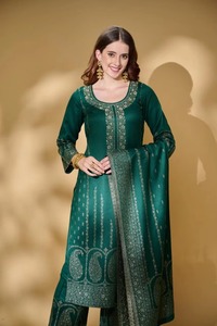 ชุดฤดูหนาวดิลคาชคุณภาพส่งออกสำหรับผู้หญิง ผ้าปักลายหรูหรา ผ้าเนื้ออบอุ่น สไตล์ชาติพันธุ์ ซัลวาร์ คามีซ มีจำหน่ายในราคาที่ดีที่สุด - Product Image 4