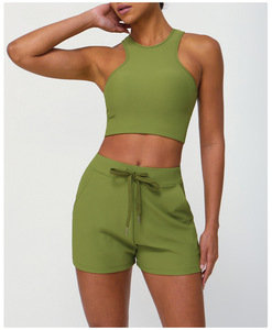 RUIQUWIN Vente en gros Ensemble de sport décontracté uni avec ceinture, short à cordon de serrage, poche, ensemble deux pièces pour yoga, fitness, course à pied et exercice - Product Image 2