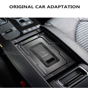 Cargador inalámbrico para coche de 15W, carga rápida dual USB QC3.0 tipo C para Toyota Highlander/Crown Kluger 2022 - Product Image 2