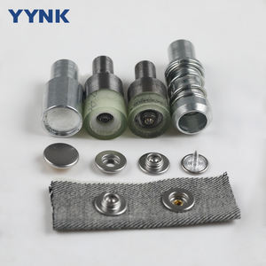 Fabricant ouvrier professionnel faire taille personnalisée bouton poinçon fer 4 pièces dans un ensemble bouton pression jeu de matrices pour installation de vêtement - Product Image 2