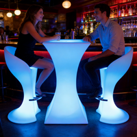 Светящаяся пластиковая мебель для улицы: стол, стулья, табуреты с LED RGB-подсветкой для сада, патио, мероприятий, вечеринок, ночных клубов, отелей