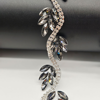 Frange de perles de verre de luxe avec strass en forme de feuilles, style à fixation thermocollante pour vêtements et sacs