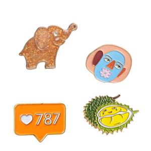 เข็มกลัดโลหะผสมสังกะสีเคลือบเงา ลายสัตว์น่ารัก แฟชั่น นางฟ้า จดหมายรัก แบบปั๊มฟรี ออกแบบได้เอง พิมพ์แบบ Letterpress - Product Image 3