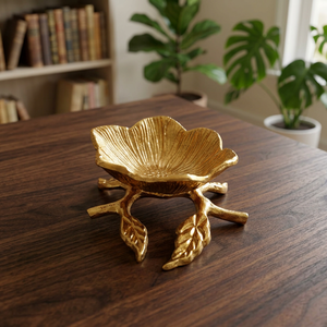 Bandeja Decorativa de Lujo en Forma de Flor Dorada de Metal - Product Image 5