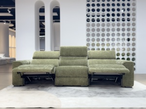 أريكة كهربائية حديثة من القماش بثلاثة مقاعد قابلة للتحويل مع شاحن يو إس بي من المصنع الأصلي - Product Image 4