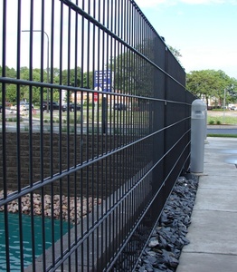 Clôture en double <span class=keywords><strong>grillage</strong></span> métallique renforcé, maille de sécurité durable, construction soudée, fil barbelé pour une prévention accrue des intrusions - Product Image 2
