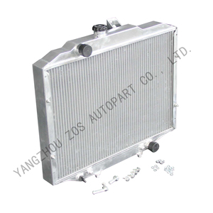 Radiador de coche personalizado para Mitsubishi Delica L300 L400 SF SH SJ Salida inferior recta 1986-2000 - Product Image 4