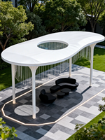 Pergola en métal courbé minimaliste moderne, abri artistique personnalisé avec éclairage linéaire pour place publique