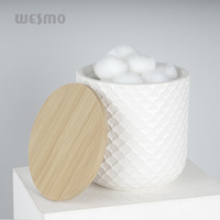 Ensemble de salle de bain en céramique Décoration de luxe Accessoires pour la maison Couleur blanche mate moderne accentuée avec une pièce en bambou Ensemble de salle de bain d'hôtel