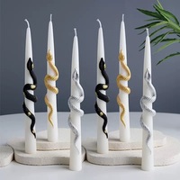 Schlangen-Skulptur Stabkerzen Silber Geprägte Lange Sojawachs-Duftkerzen für Diwali-Partydekoration Großhandel Individueller Duft