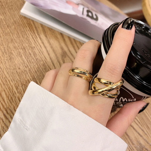 2025 Simple nouvelle bague double couche en acier inoxydable doré pour femme - Product Image 5