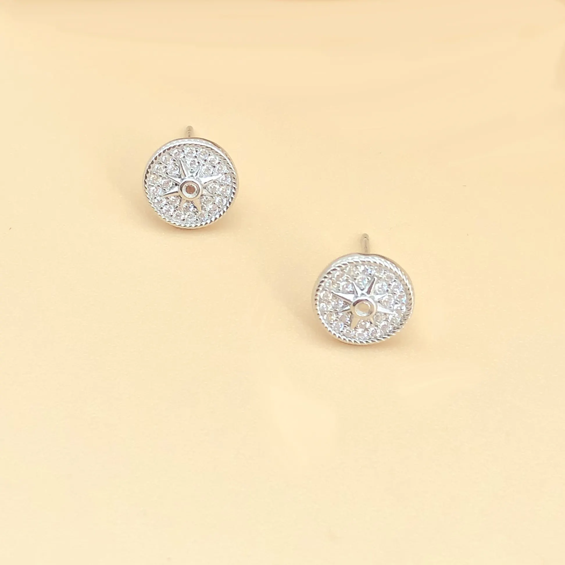 Perhiasan anting-anting wanita Perancis bulat desain canggih anting-anting berlapis emas mawar Platinum