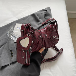 Bolso cruzado de cuero PU de Venta caliente Ins diseñador de moda marcas <span class=keywords><strong>famosas</strong></span> monederos y bolso retro remache locomotora bolsa - Product Image 4