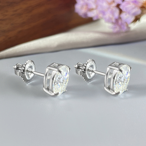 Orecchini FOXI in Argento Sterling 925 con Diamante Moissanite Ovale da 1,5 Carati, Montatura a 4 Griffe, Chiusura a Vite - Product Image 5