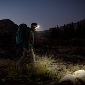 Phare d'éclairage chaud léger et large gamme Phare rechargeable COB avec <span class=keywords><strong>bandeau</strong></span> réfléchissant Lumière blanche et rouge - Product Image 6