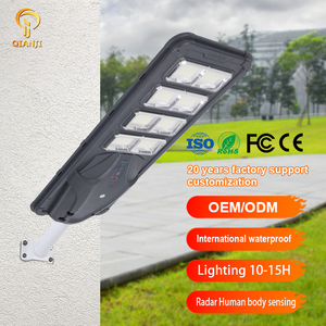 Farolas Solares Inteligentes de 100-500W para Campos de Fútbol, Instalación Conveniente, Farolas Integradas IP65 para Uso en Exteriores - Product Image 1