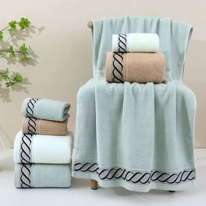Ensemble de serviettes de bain de luxe blanches HOME, serviettes de toilette, de visage et de cheveux en coton pour hôtel, 100% coton, sport, vente en gros - Product Image 1