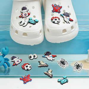 Nouveaux charms de créateur en PVC personnalisés, série bleue, pour chaussures Clog et chaussures de football, accessoires de décoration populaires en gros pour chaussures - Product Image 2