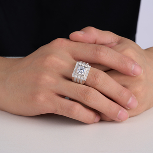 Cincin Pria Moissanite Mewah 1CT 2 Karat Potongan Bulat Perak Sterling 925 Hipoalergenik Tahan Noda - Product Image 2