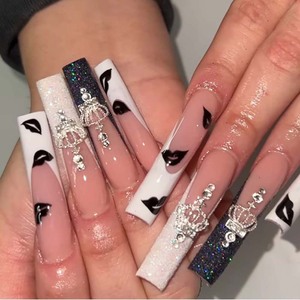 24 Uñas Postizas de Lujo Hechas a Mano, Uñas Acrílicas Largas Tipo Bailarina con Decoración de Diamantes - Product Image 5