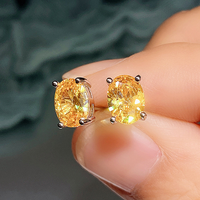 Großhandel Maßgefertigte Mehrfarbige Ovale Solitär-CZ-Ohrstecker 4-Krappen Simulierter Saphir Labor-Gezüchtete Diamant-Ohrringe für Frauen und Mädchen