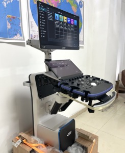 Nouvel appareil d'échographie Mindray Vetus 9, système d'imagerie médicale vétérinaire sur chariot. - Product Image 3