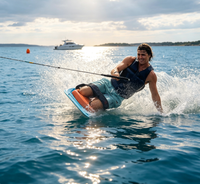 Planche de ski nautique à double sangle avec coussin de genou confortable et support stable pour des séances de ski nautique prolongées
