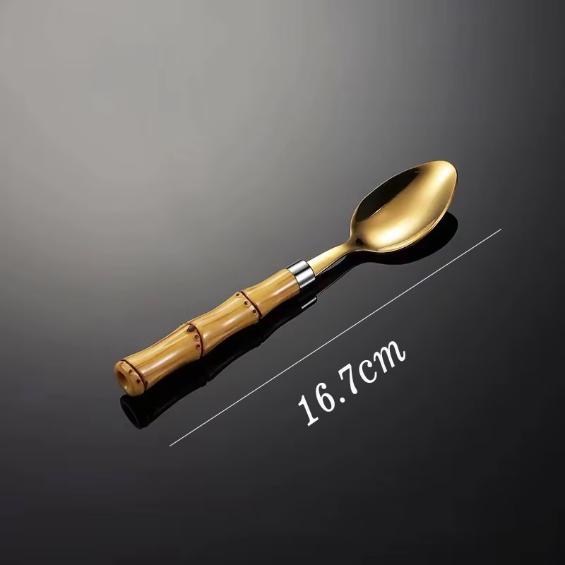 Cuchara de té dorada