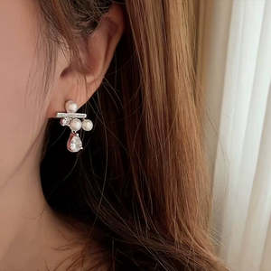 Boucles d'oreilles WENCHI 1592 en perles naturelles en forme de goutte d'eau avec zircon - Accessoire de bijouterie élégant et luxueux - Product Image 2